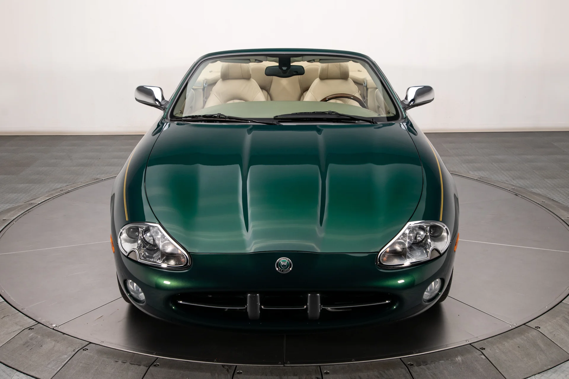 2003 Jaguar XK8 - Image 9