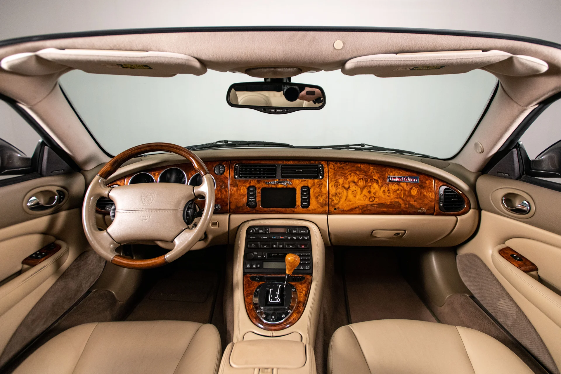 2003 Jaguar XK8 - Image 13