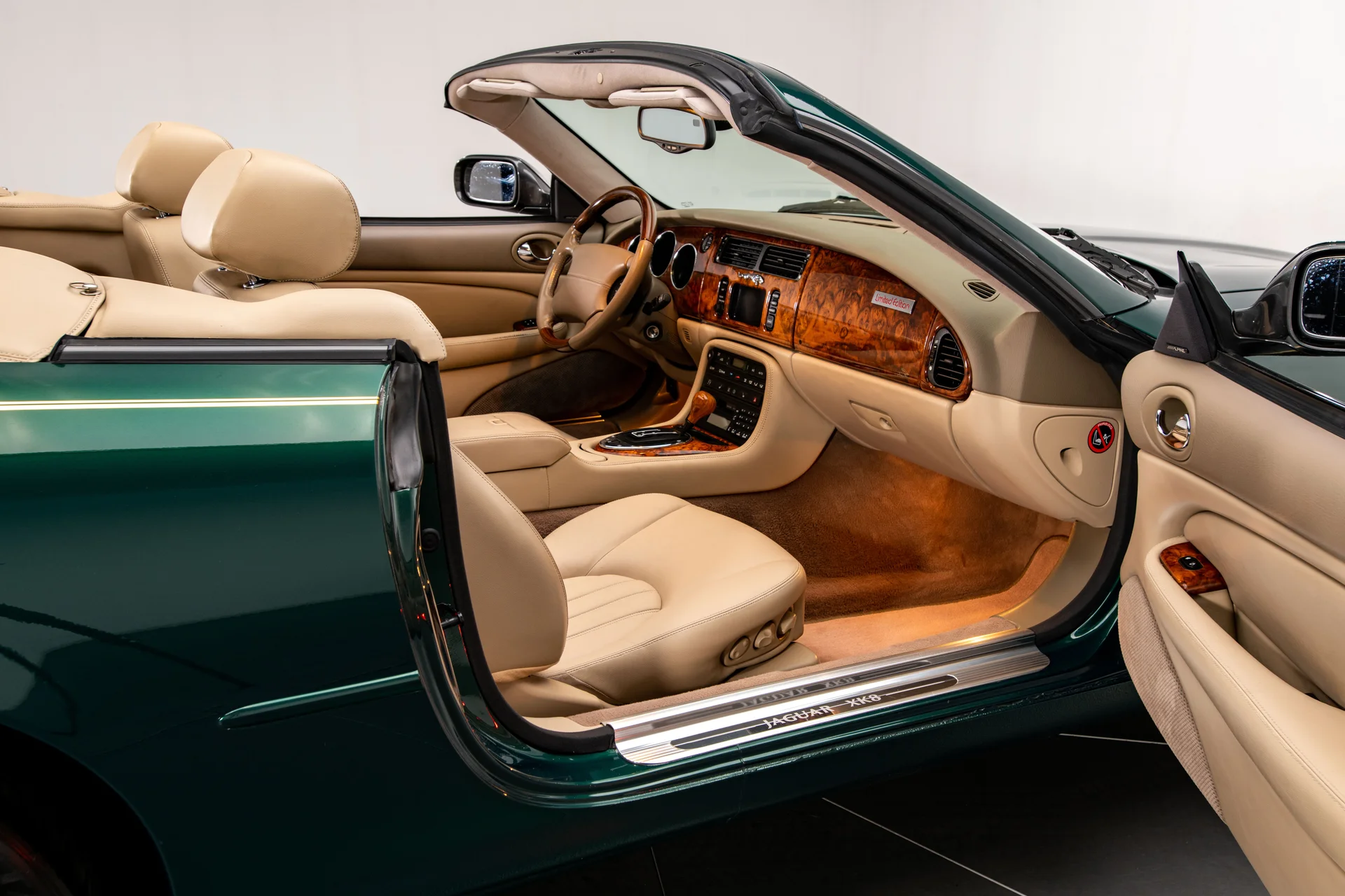 2003 Jaguar XK8 - Image 16