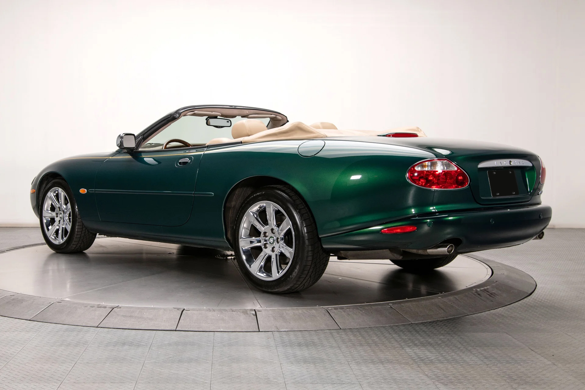 2003 Jaguar XK8 - Image 3