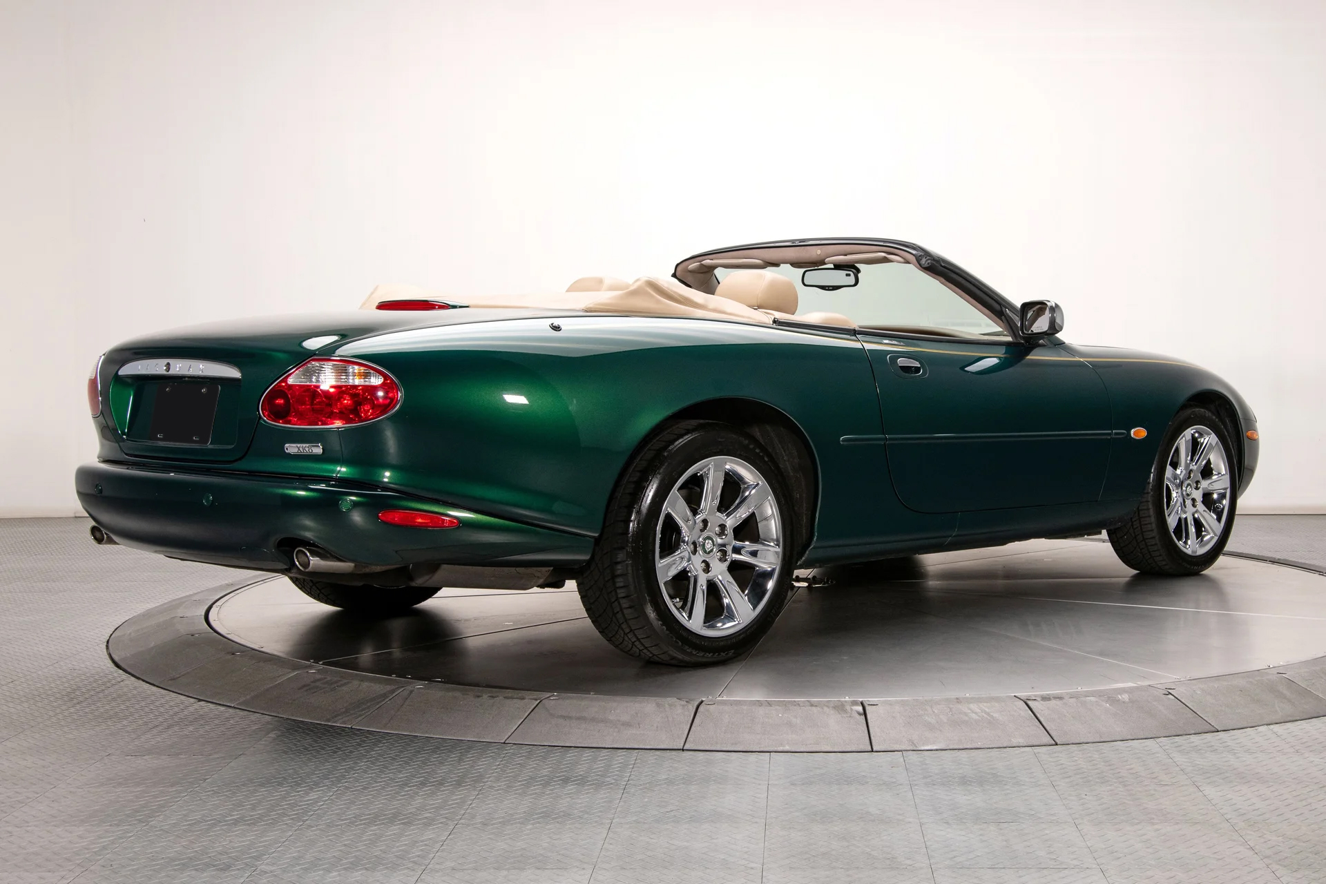 2003 Jaguar XK8 - Image 5