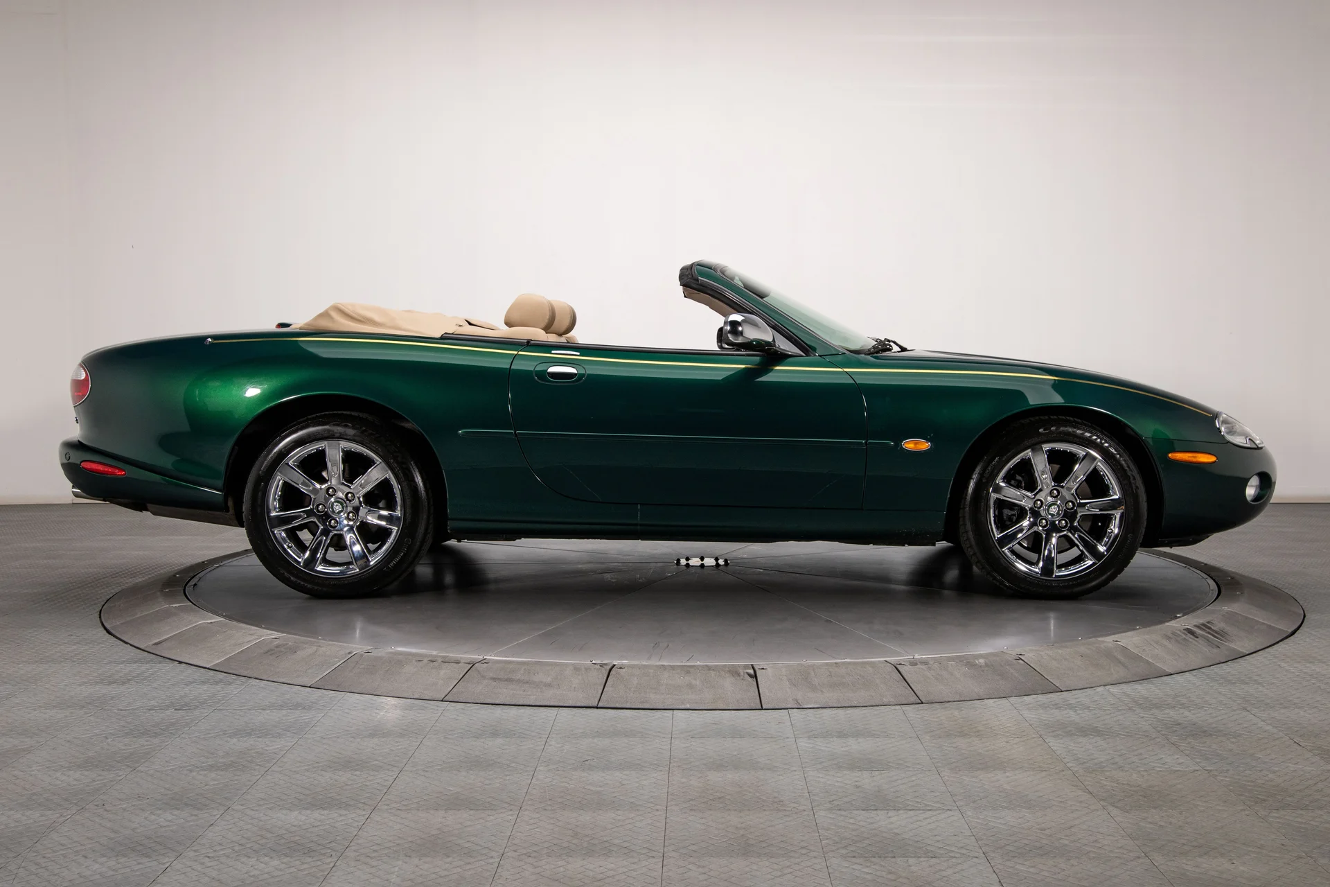 2003 Jaguar XK8 - Image 6