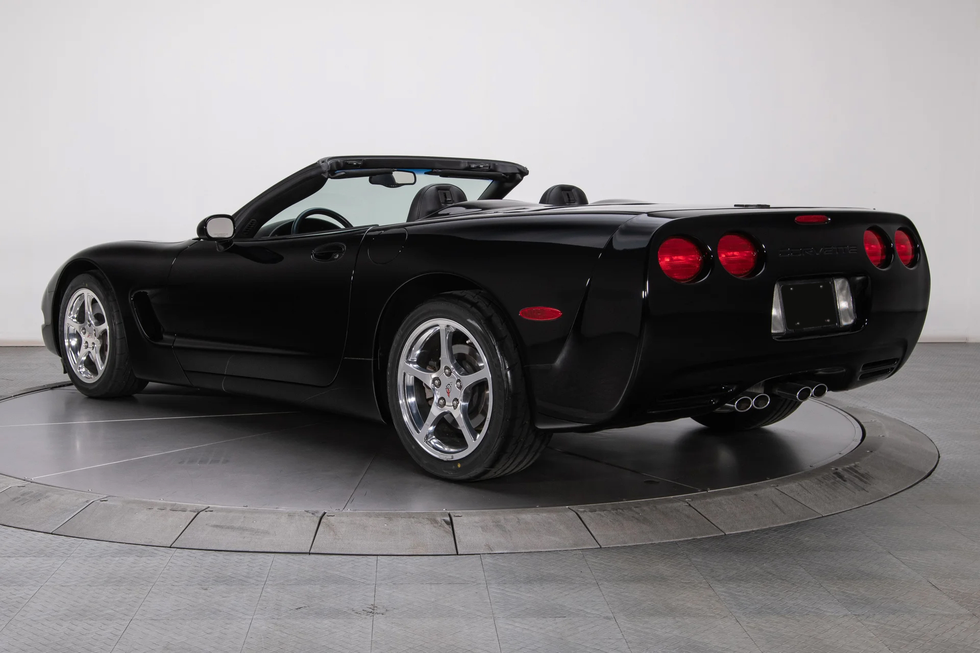 2004 Chevrolet Corvette - Image 3
