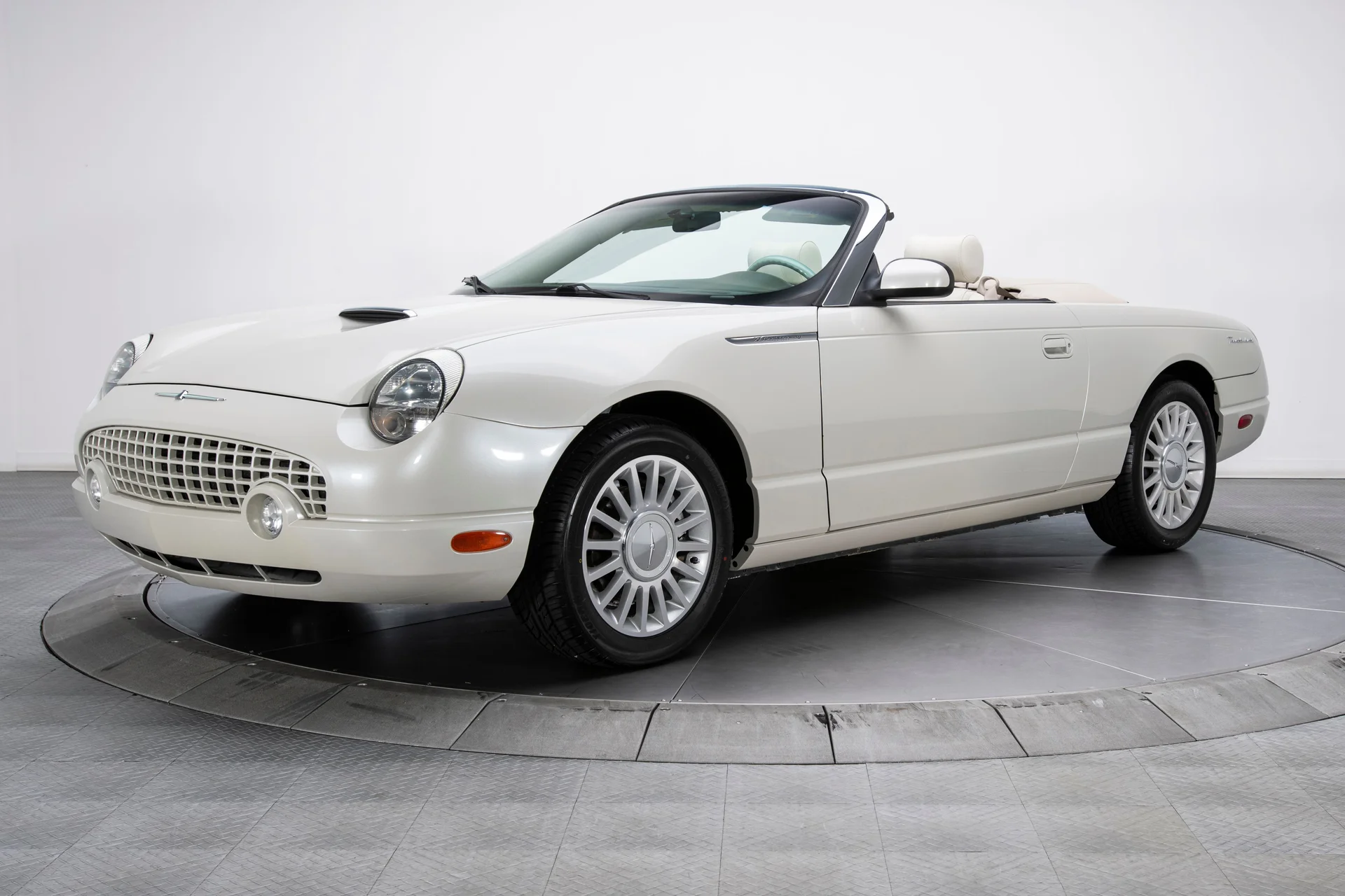 2005 Ford Thunderbird