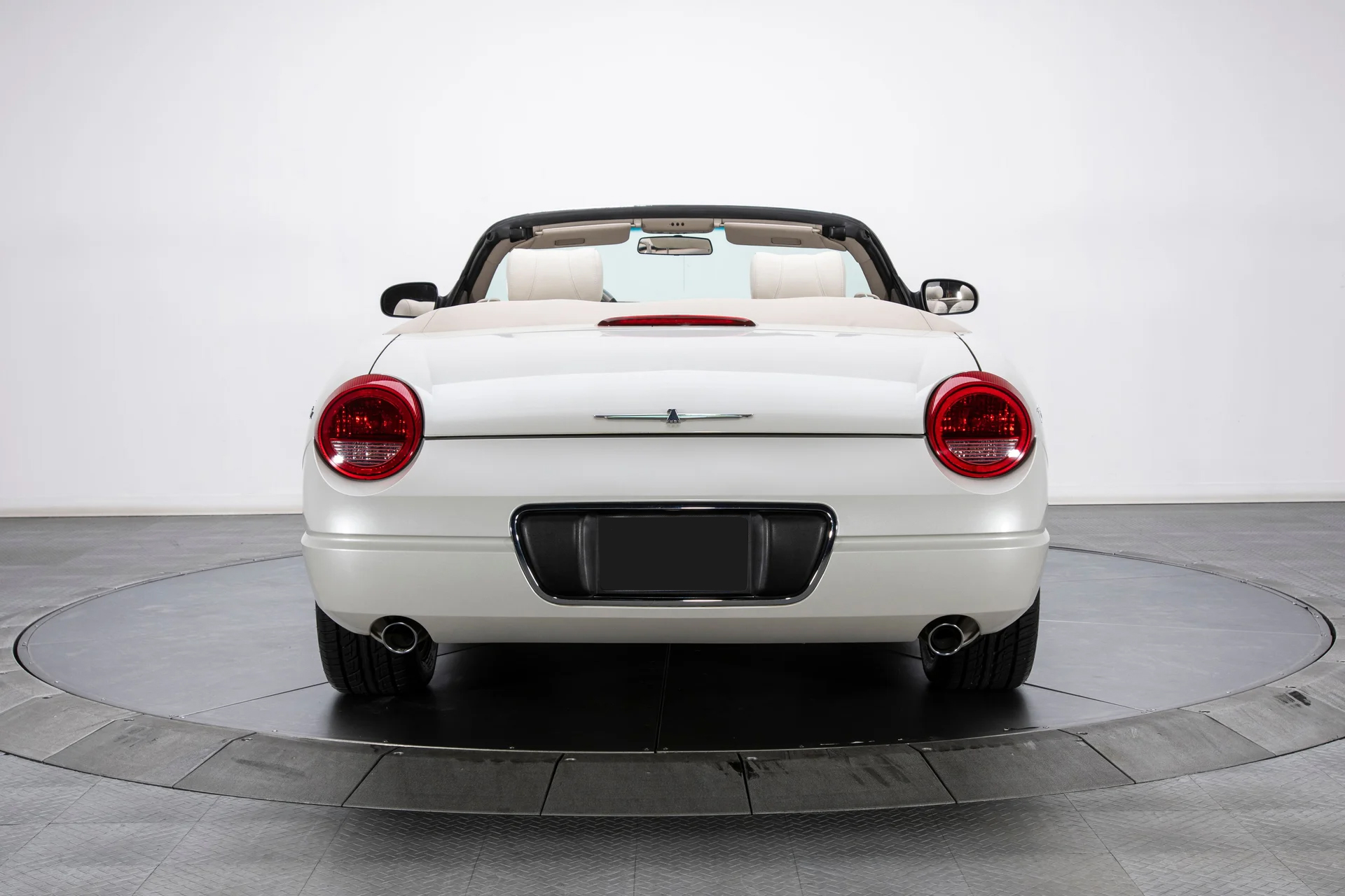 2005 Ford Thunderbird - Image 4