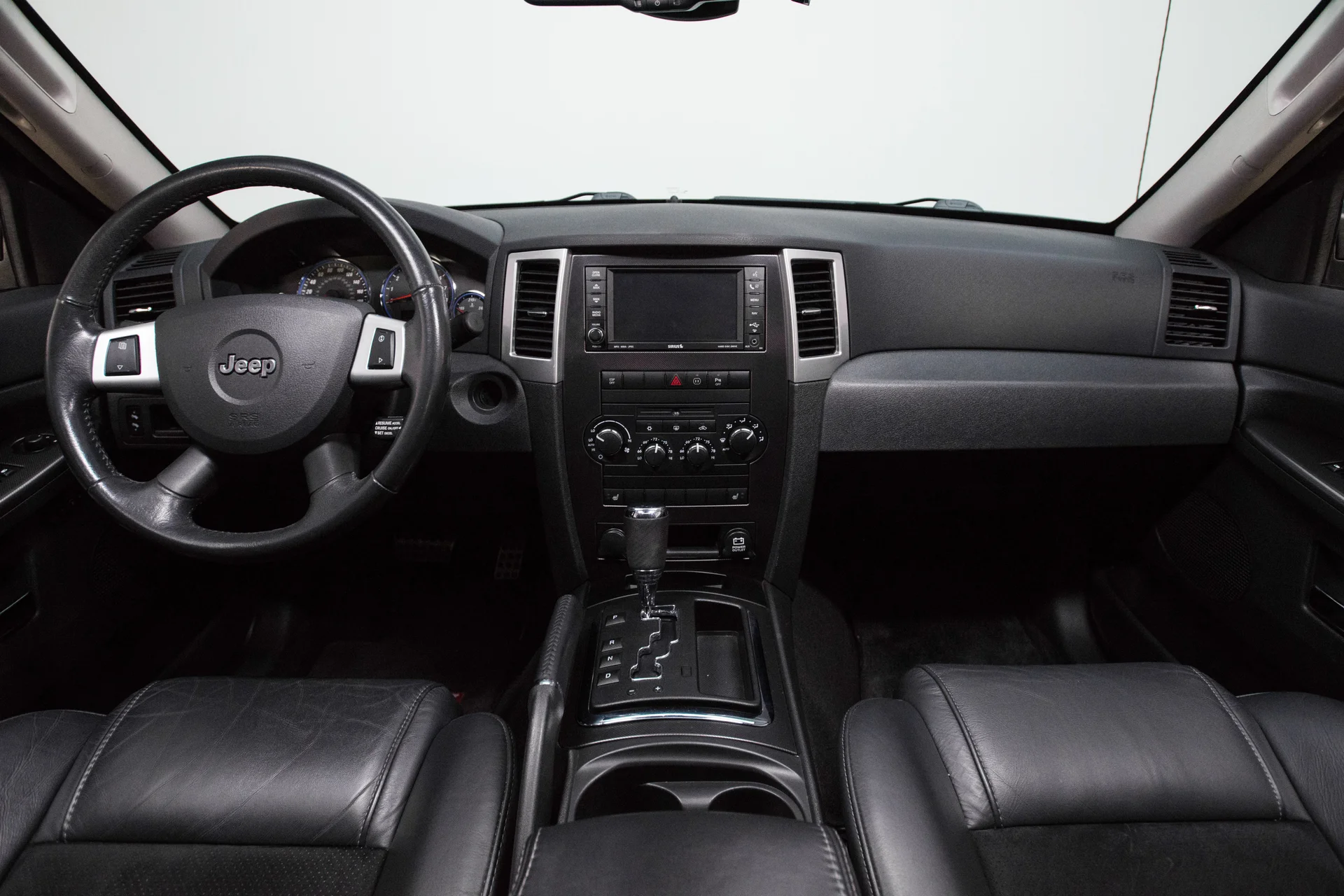 2008 Jeep Grand Cherokee SRT - Image 14