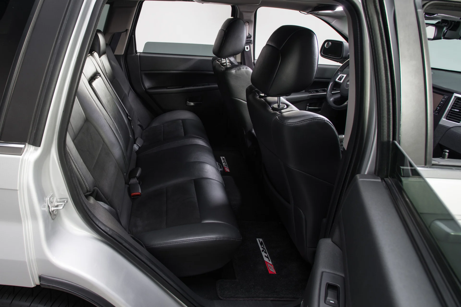 2008 Jeep Grand Cherokee SRT - Image 16