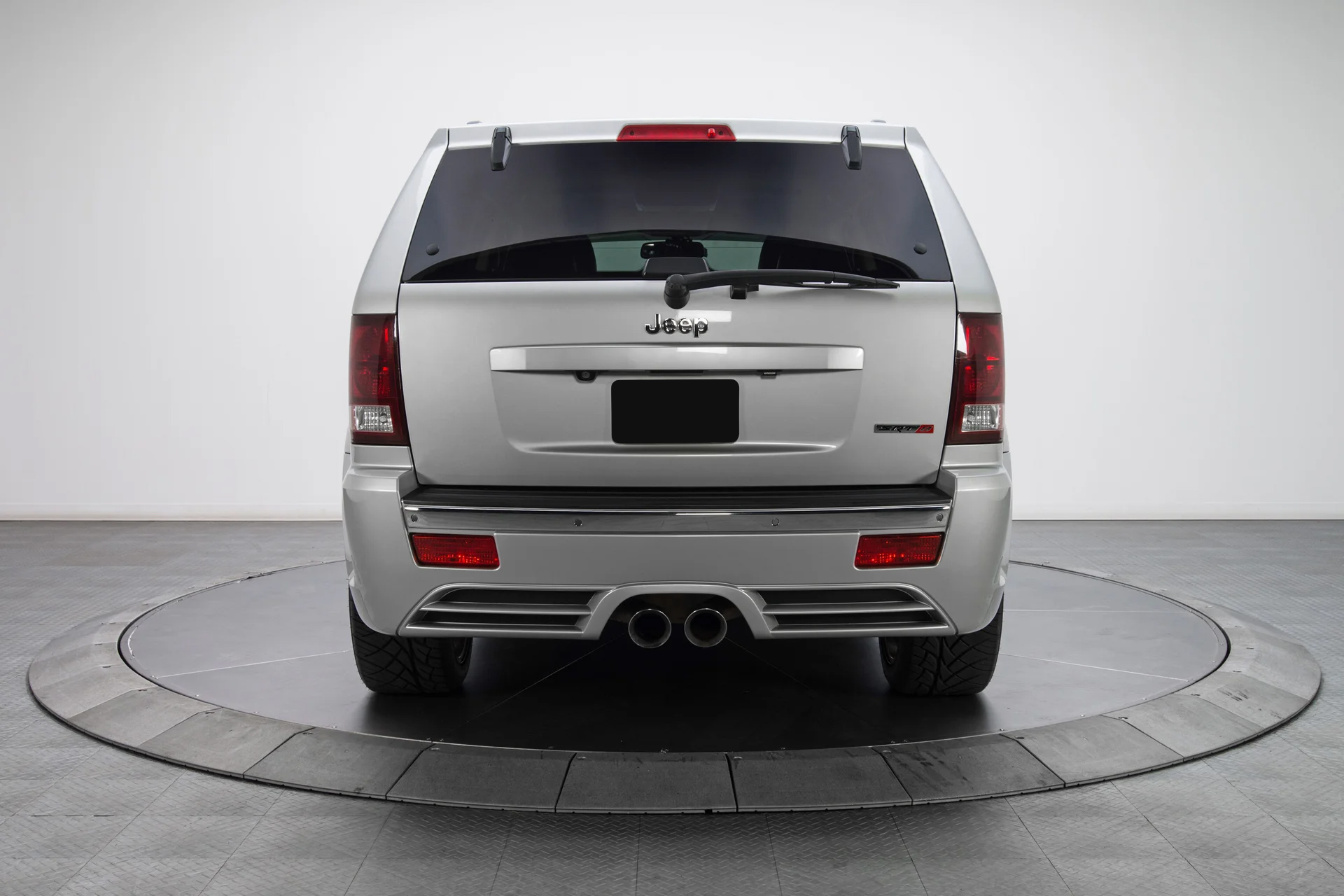 2008 Jeep Grand Cherokee SRT - Image 4