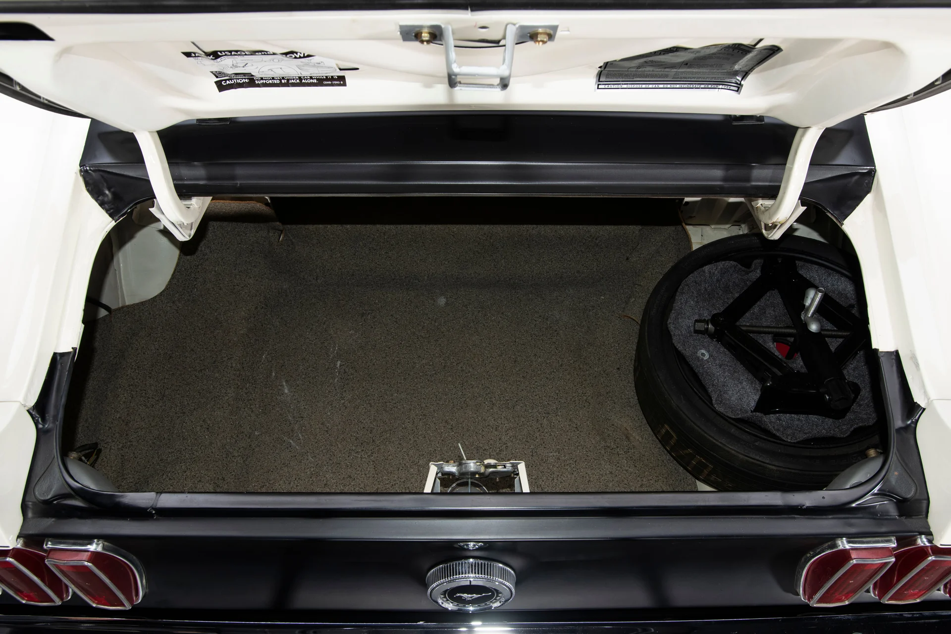 1969 Ford Mustang Boss 302 - Image 14