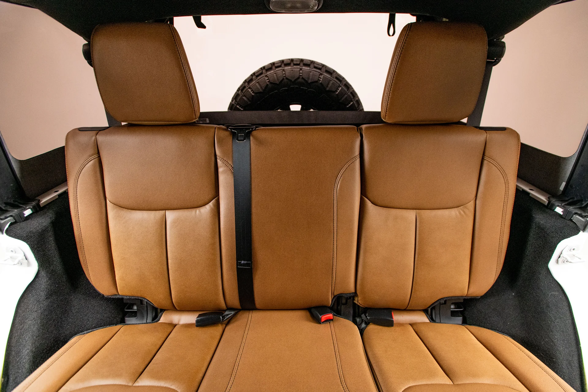 2016 Jeep Wrangler Sahara - Image 16