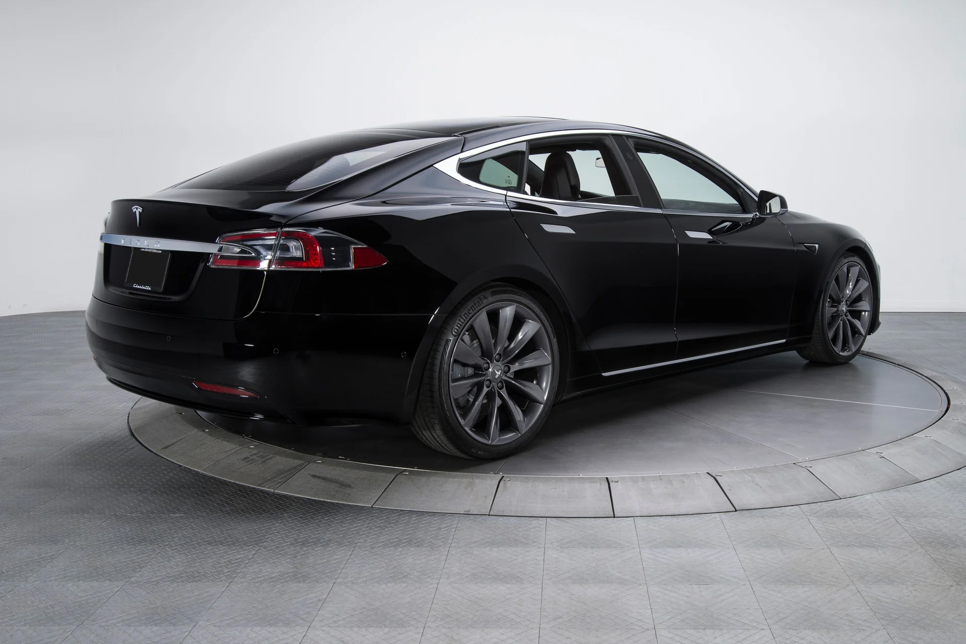2017 Tesla Model S 75D - Image 5