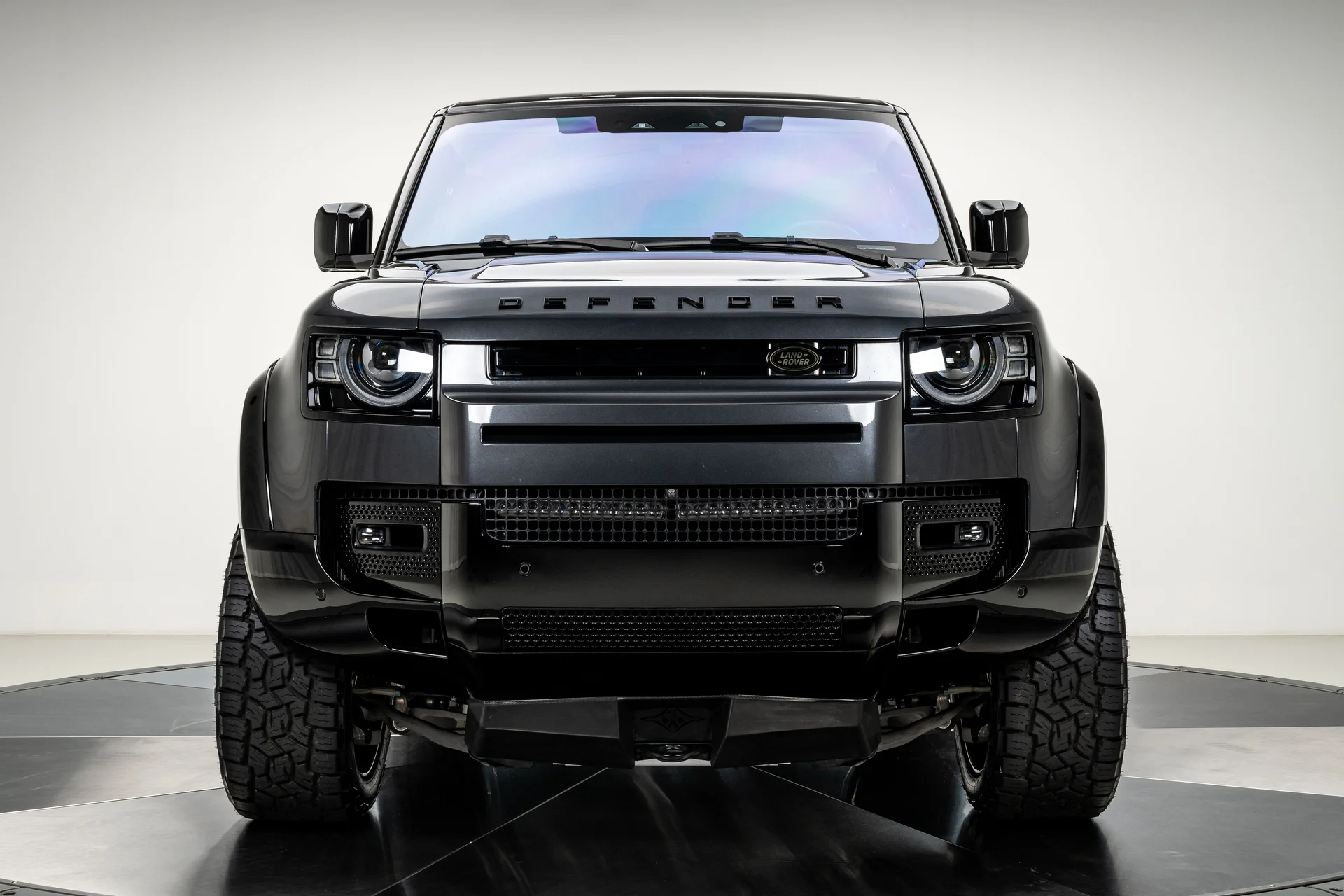 2021 Land Rover Defender - Image 8