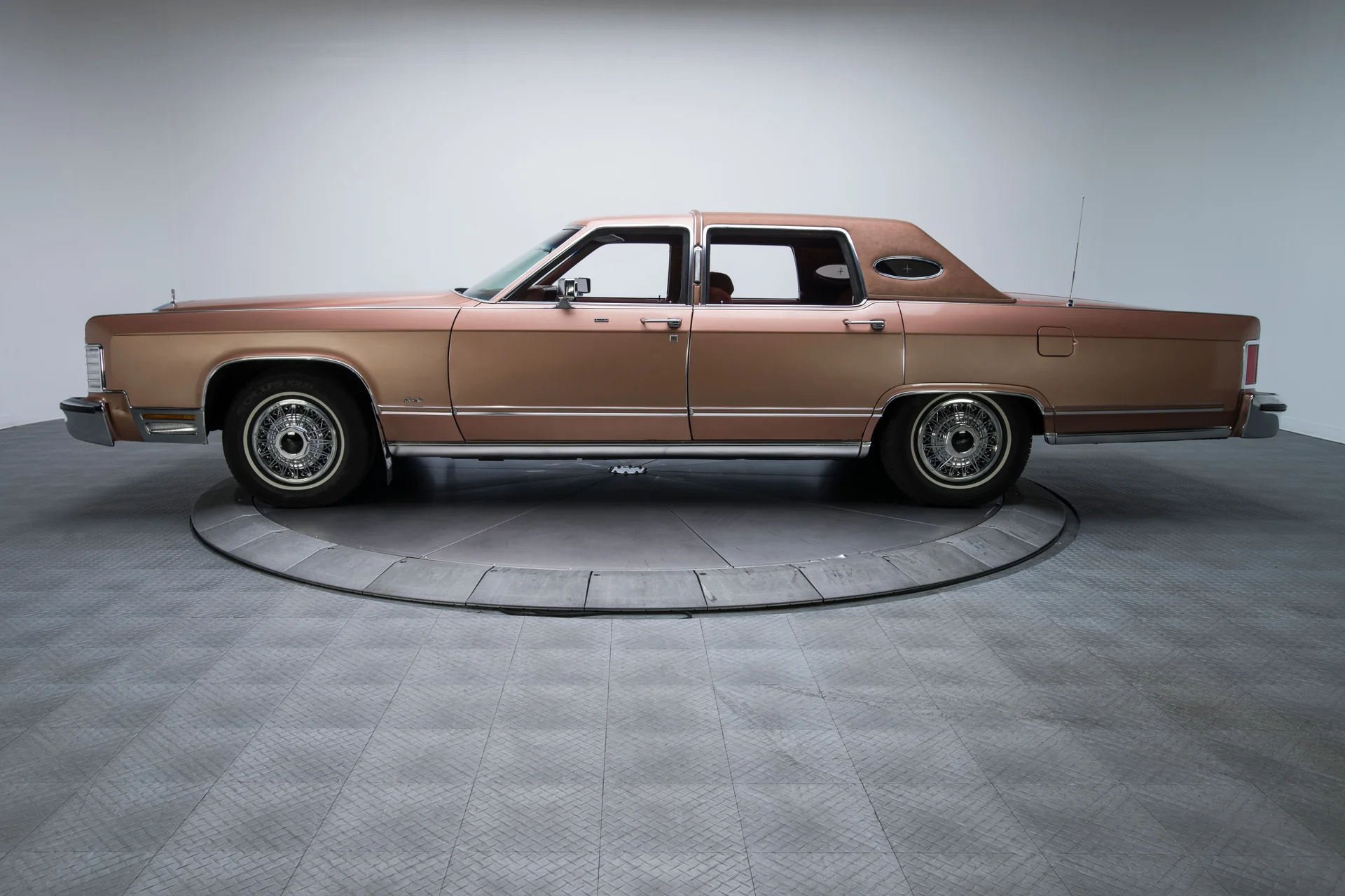 1979 Lincoln Continental - Image 2