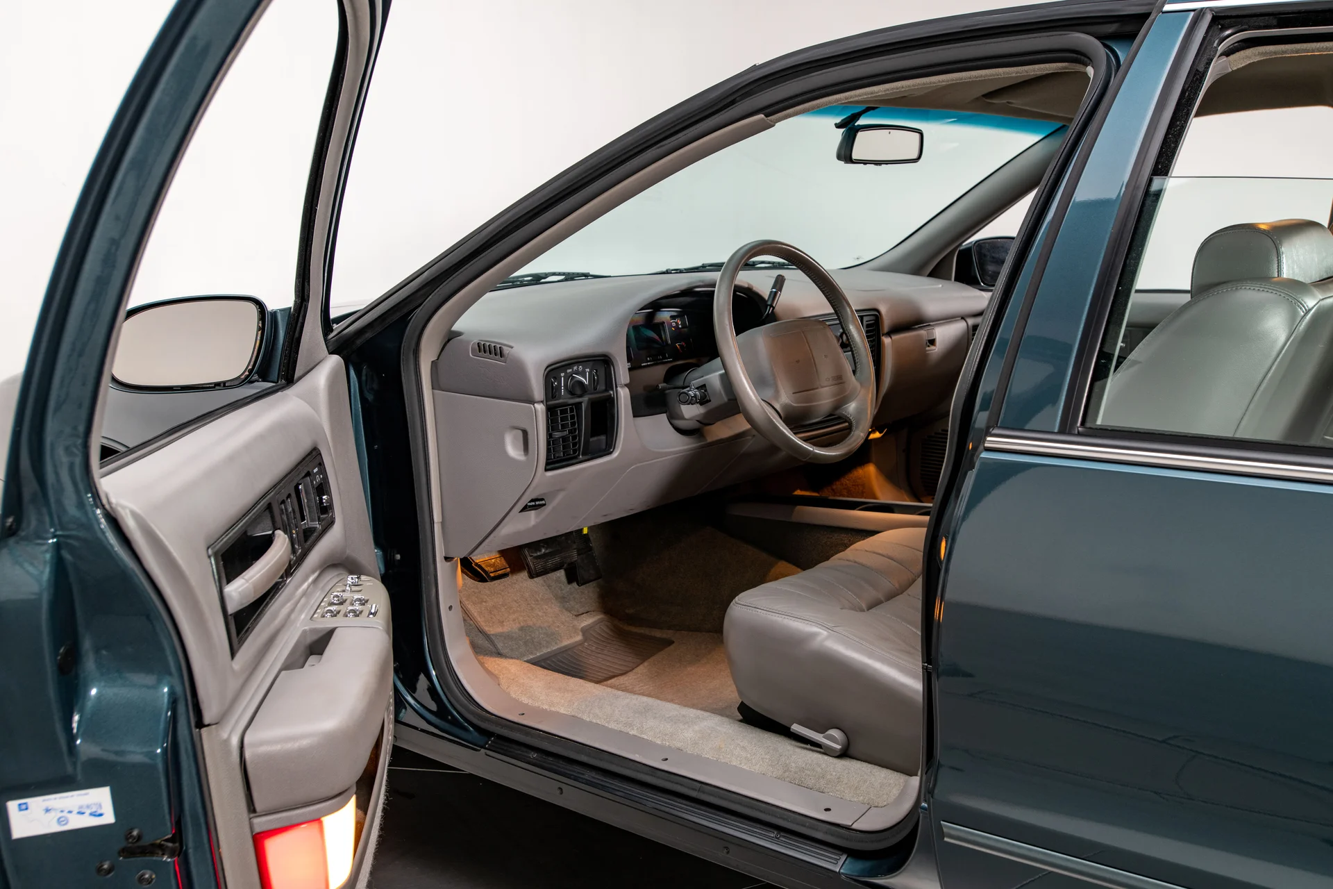 1995 Chevrolet Impala - Image 9