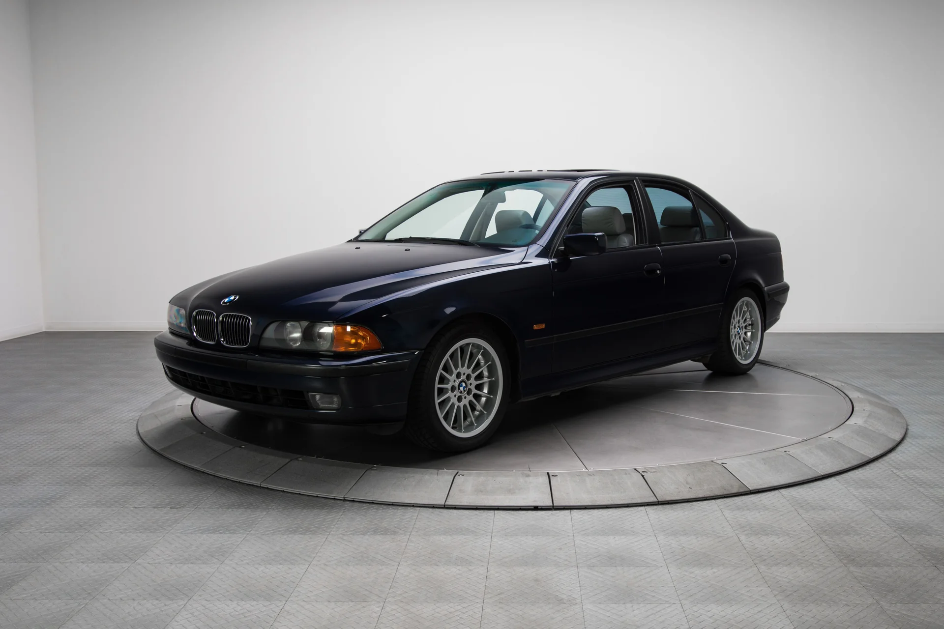 1999 BMW 540i