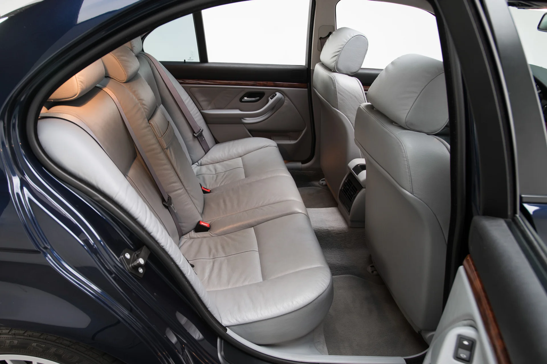 1999 BMW 540i - Image 15