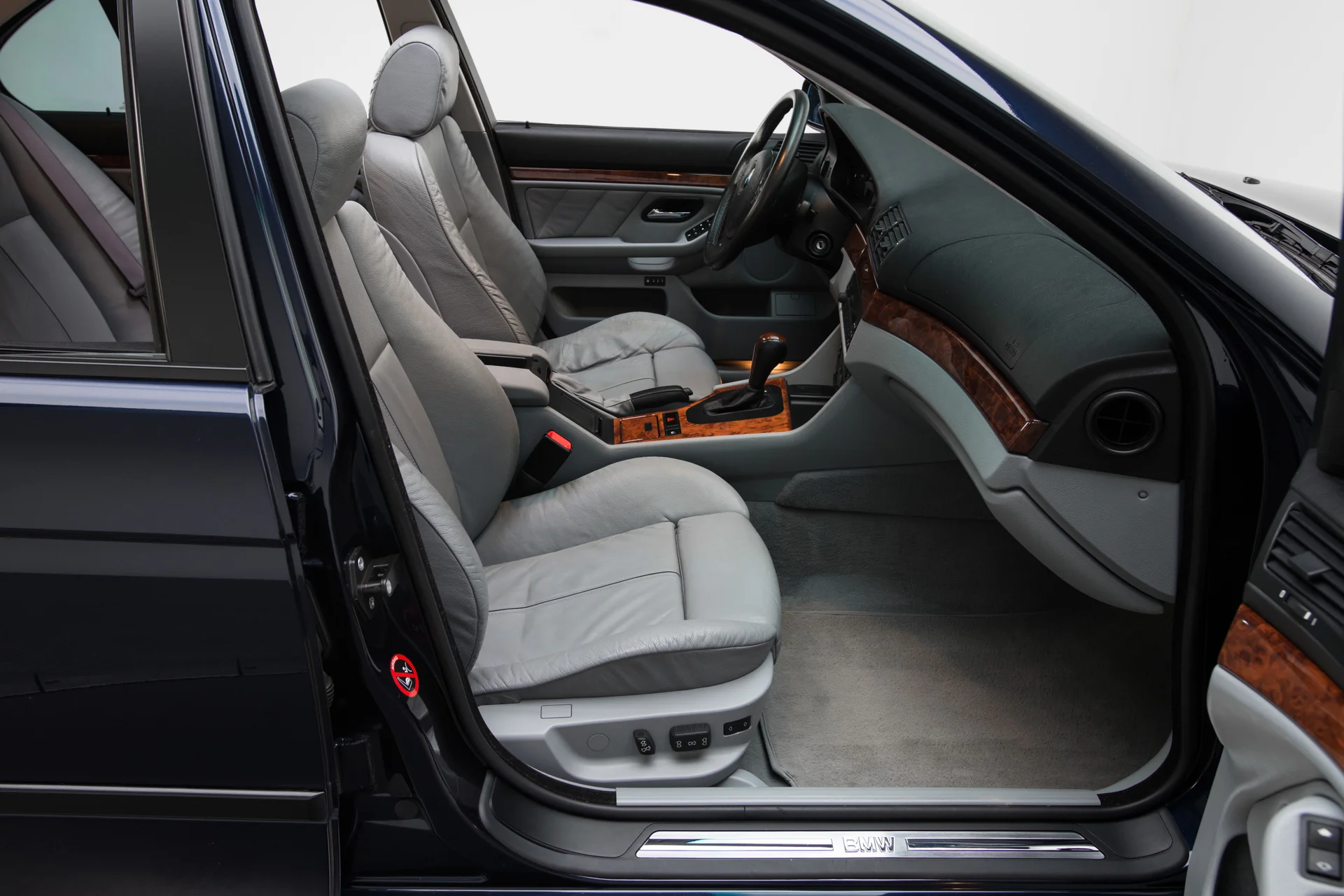 1999 BMW 540i - Image 16