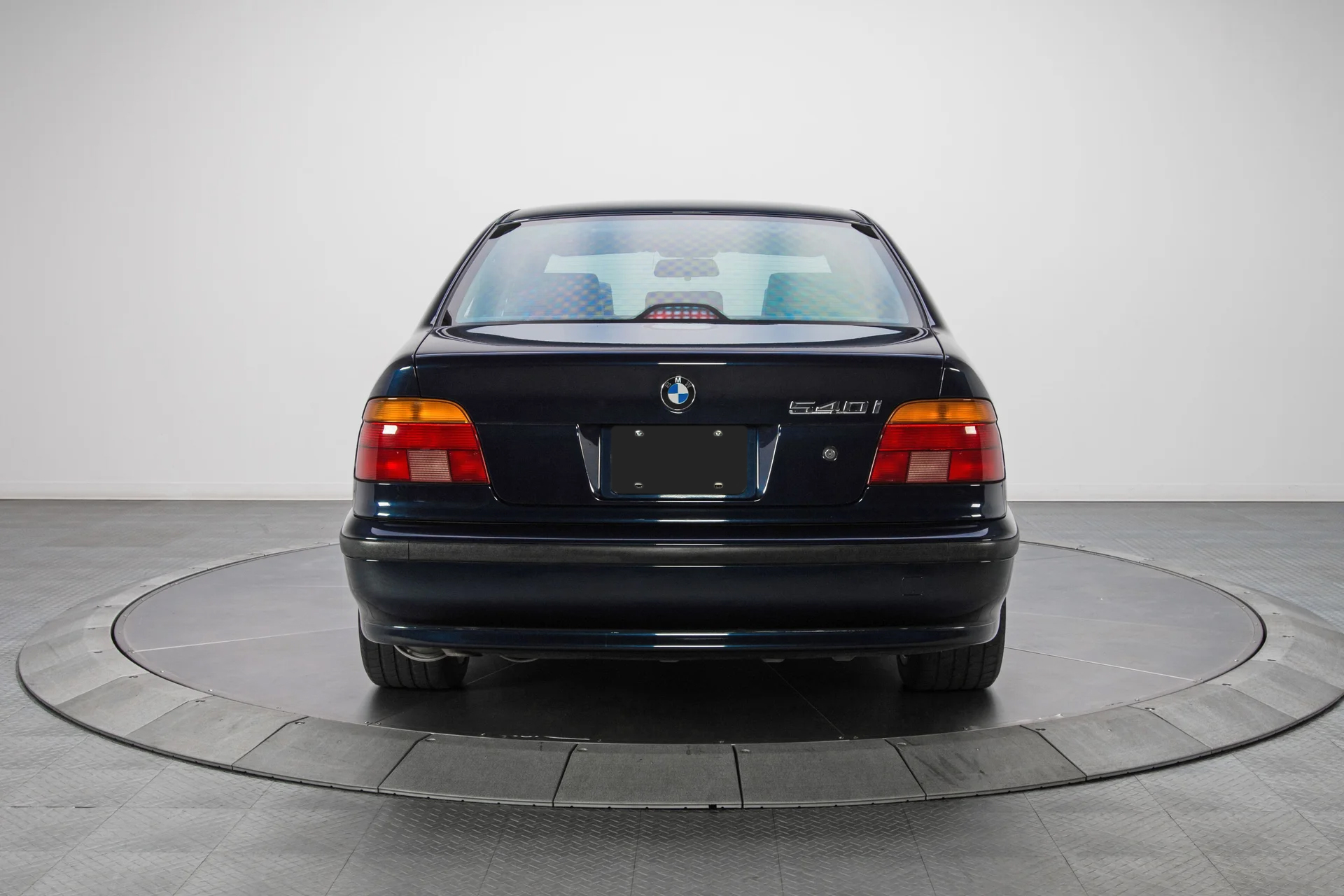 1999 BMW 540i - Image 4